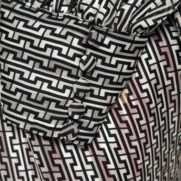 H&M silky high neck blouse L - Picture 4 of 5